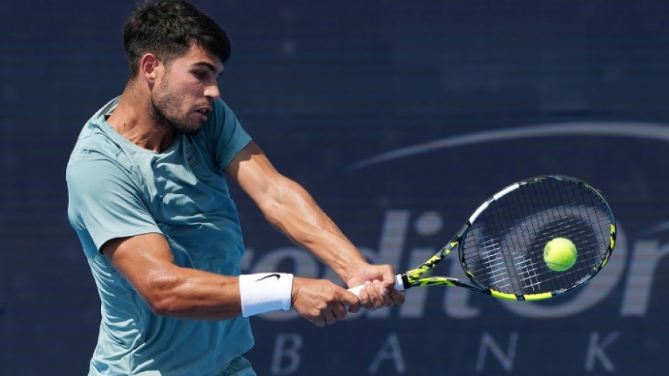 Spain's Carlos Alcaraz is through to the semi-finals of the ATP-WTA Cincinnati Open after a three-set victory over Andrey Rublev