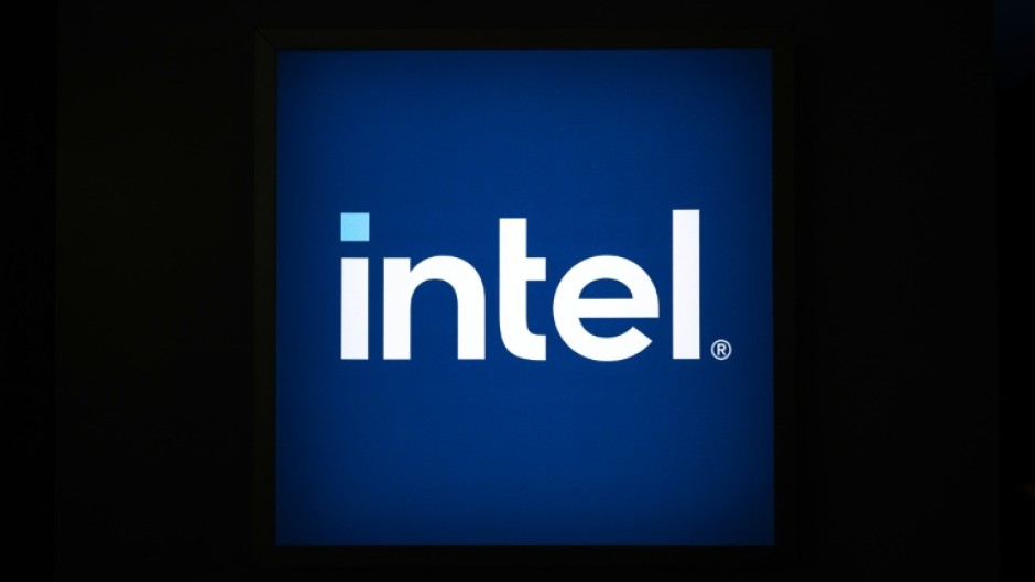 US chipmaker Intel has agreed to give the United States a 10-percent equity stake in the firm