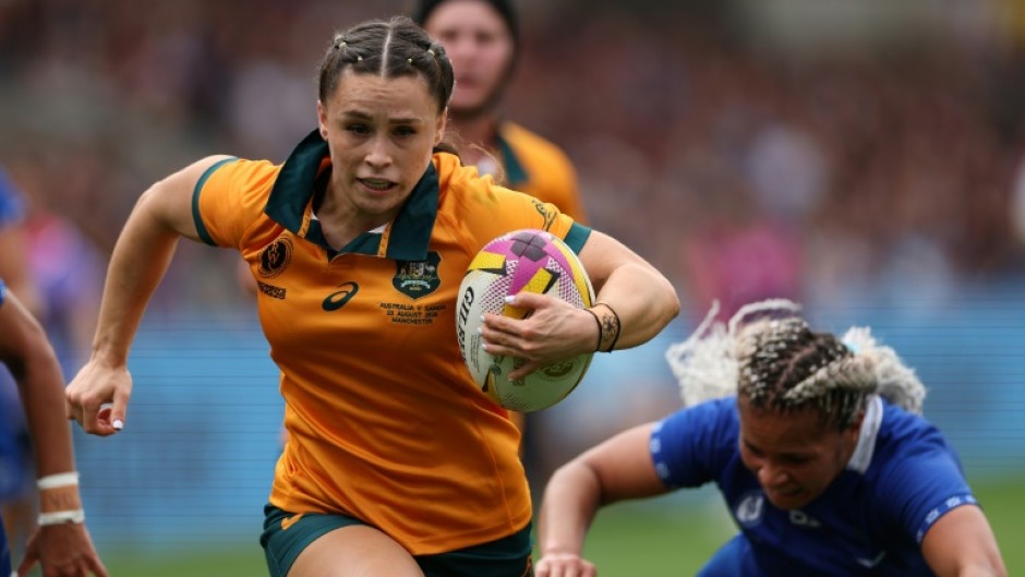 Australia's Desiree Miller scored a hat-trick of tries in her side's 73-0 humbling of Samoa in the women's Rugby World Cup