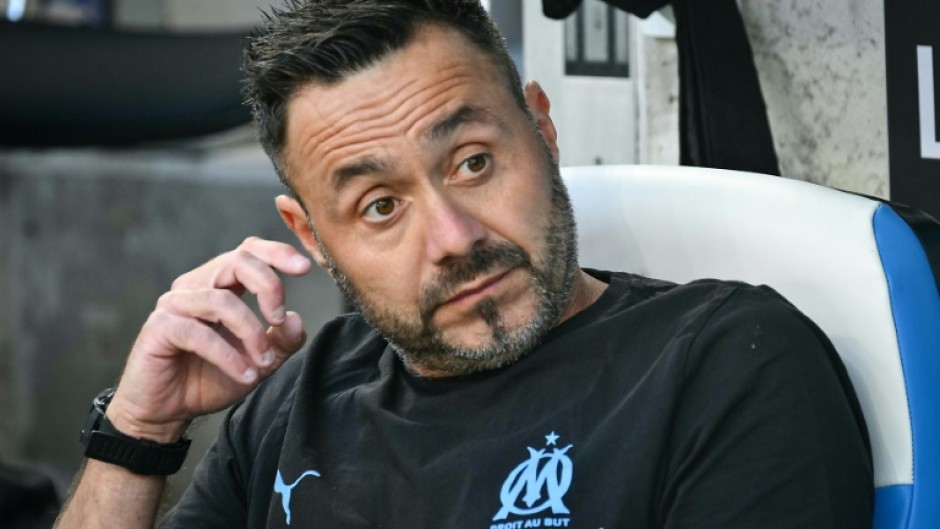 Marseille coach Roberto De Zerbi looks on during his team's game against Paris FC on Saturday