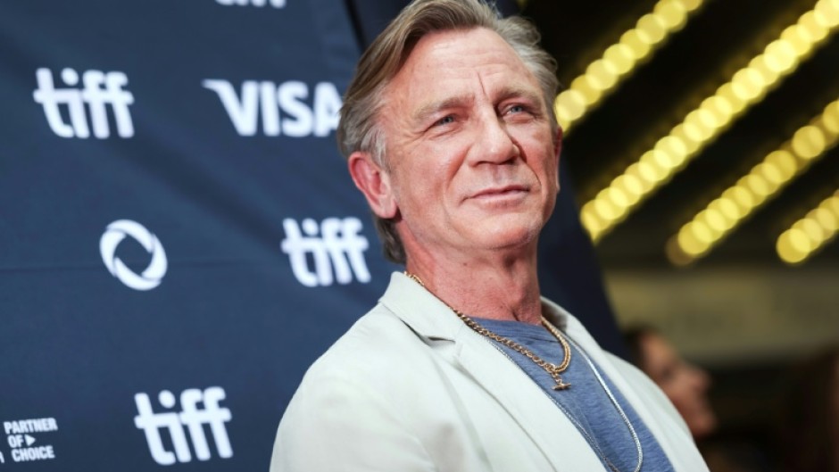 When a seemingly impossible death occurs, a local police chief sends for Daniel Craig's Benoit Blanc in the latest 'Knives Out' movie