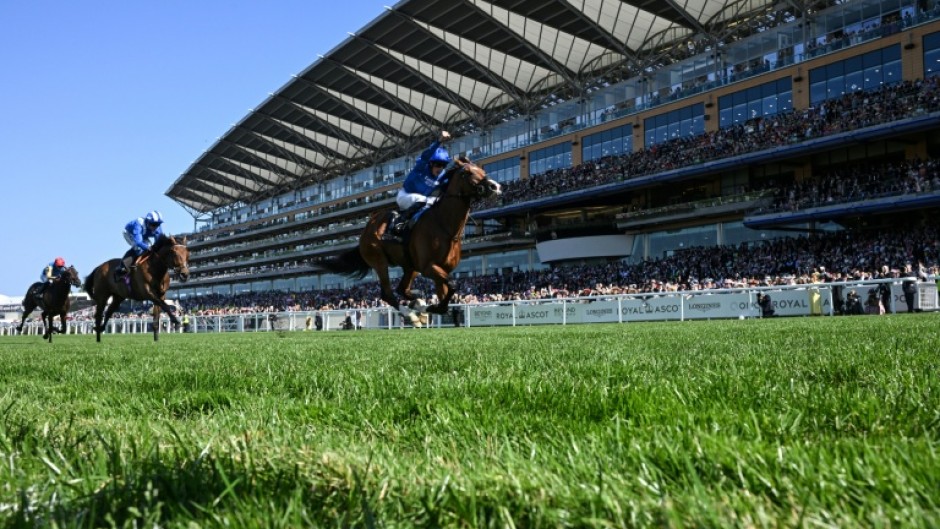 The British horse racing industry is protesting against a proposed tax rise on betting