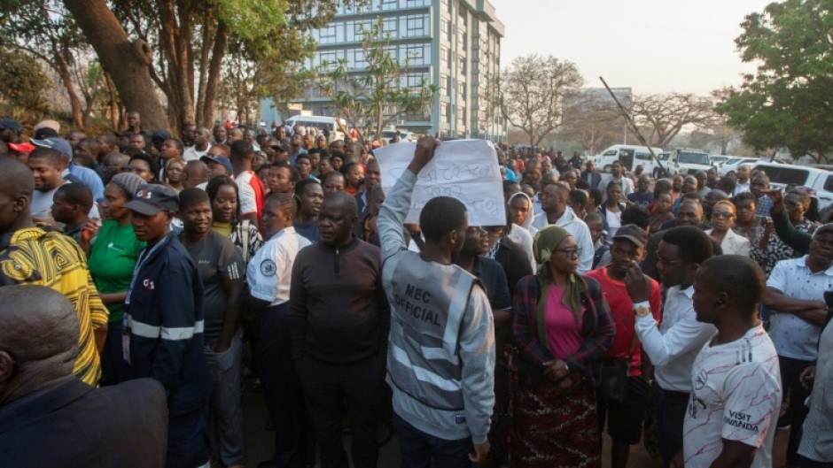 Large crowds gathered at polling stations in the morning