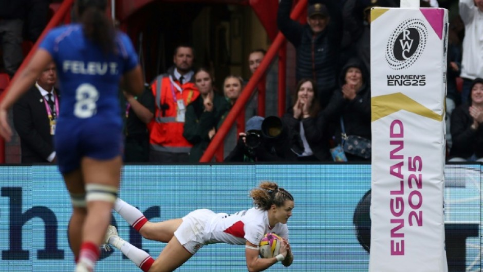 England full-back Ellie Kildunne put the result beyond doubt 11 minutes from time