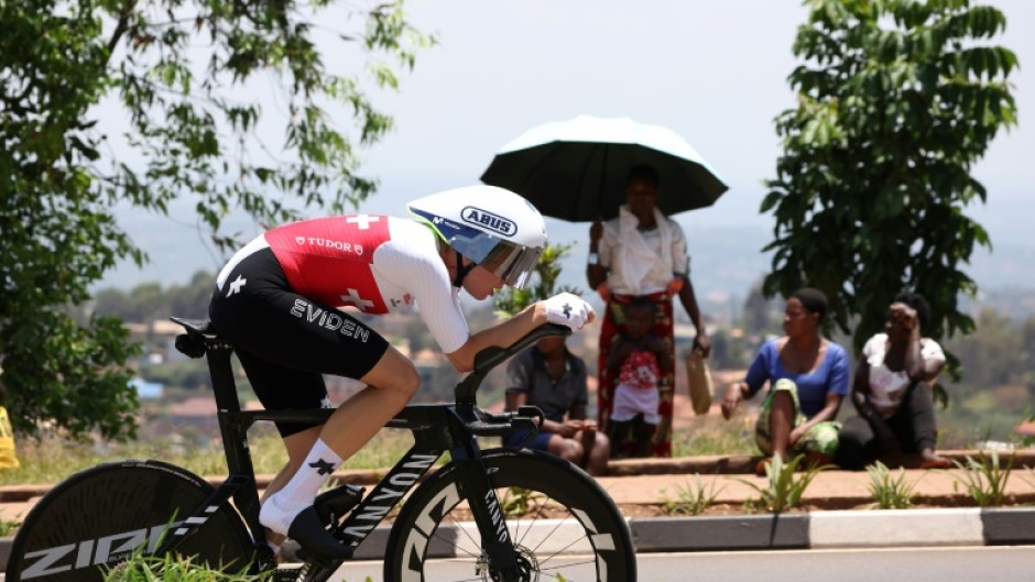 Marlen Reusser powering to gold in Kigali