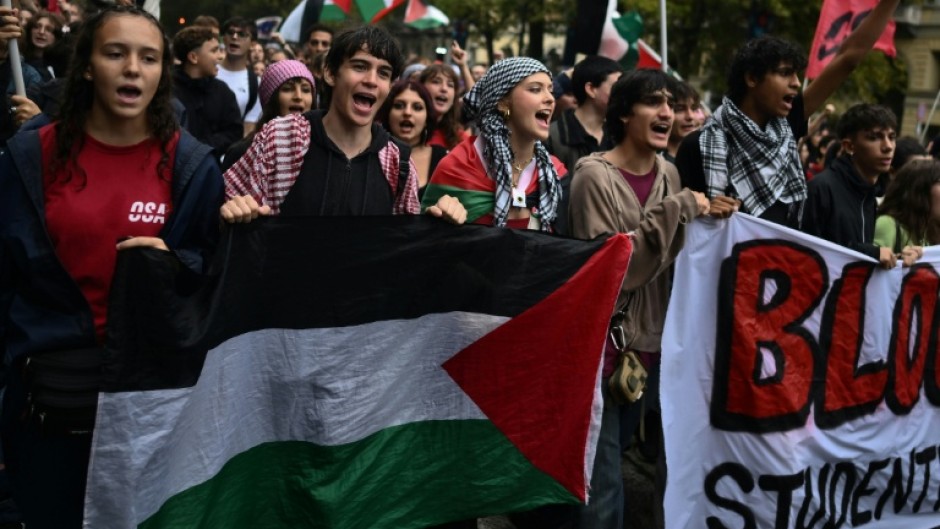 Italians protest to denounce the genocide in Gaza and demand sanctions on Israel
