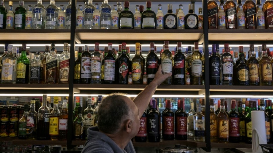 Health Minister Alexandre Padilha has urged Brazilians to steer clear of colorless spirits.