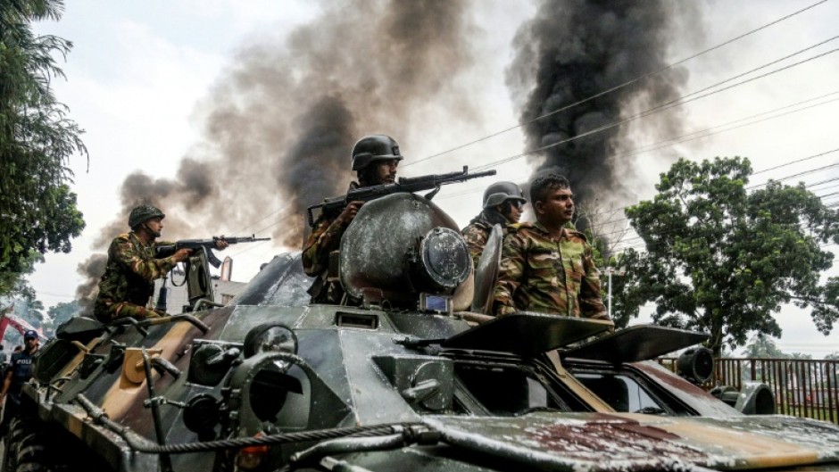 More than 800 have been arrested in connection with flash mob protests staged by supporters of the banned Awami League