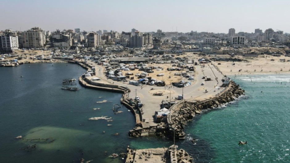 US Presiudent Donald Trump says the truce betweeen Israel and Hamas in Gaza is holding, but much of the territory lies in ruins and displaced Palestinians are sheltered in tents