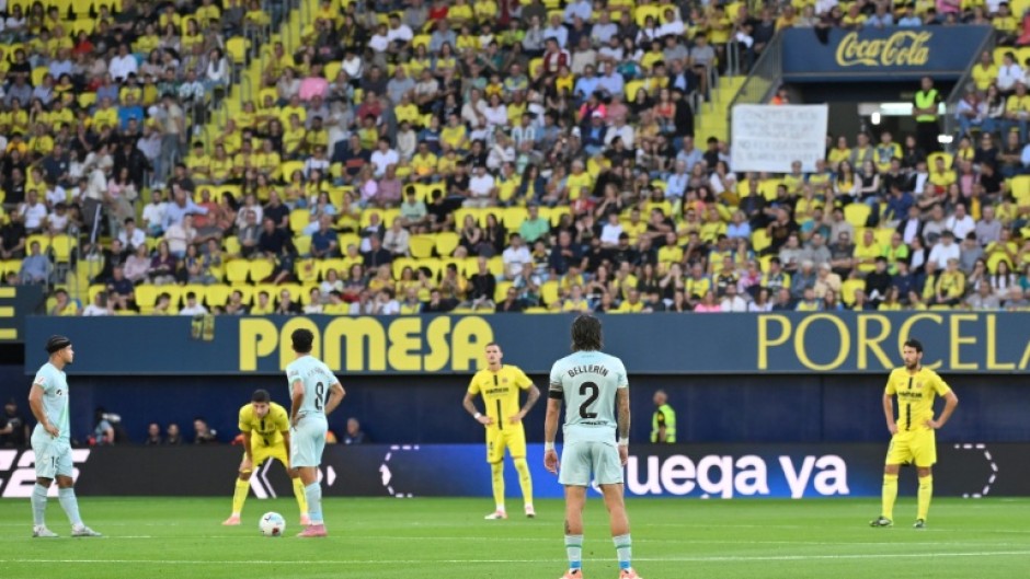 Players across La Liga stood still for 15 seconds at the start of games last weekend in protest at the organisation of a league match in Miami, now cancelled
