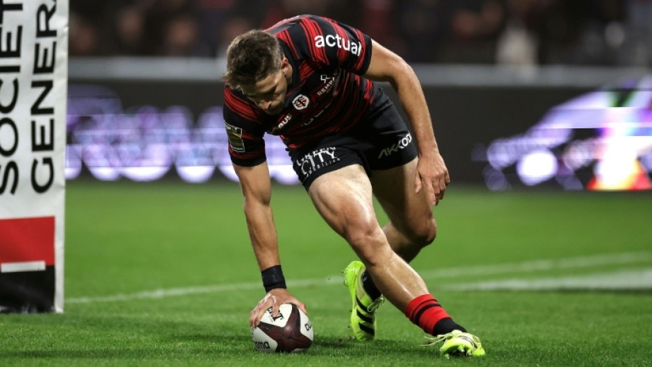 Juan Cruz Mallia opened the scoring on six minutes as Toulouse ran in eight tries at the Stade Ernest-Wallon