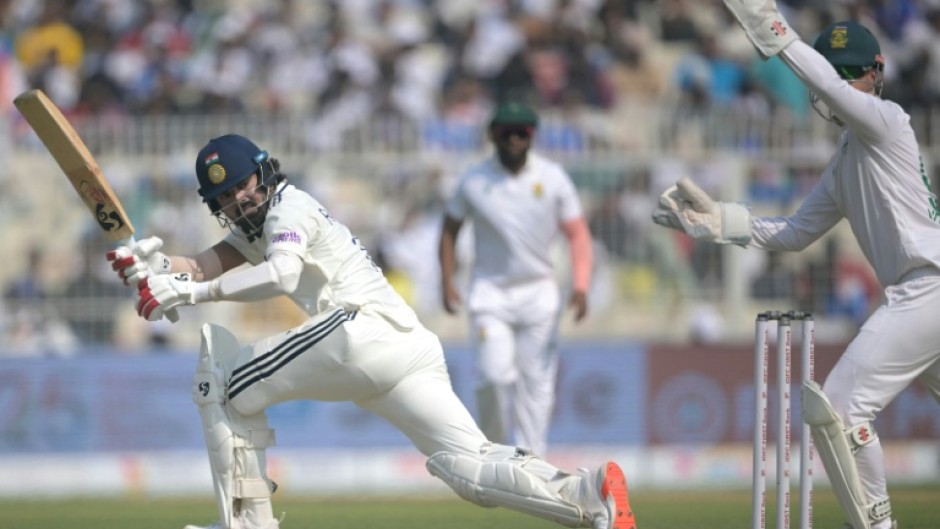 KL Rahul (L) added a gritty 39 to help India close in on a first innnings lead in the opening Test against South Africa at Eden Gardens in Kolkata