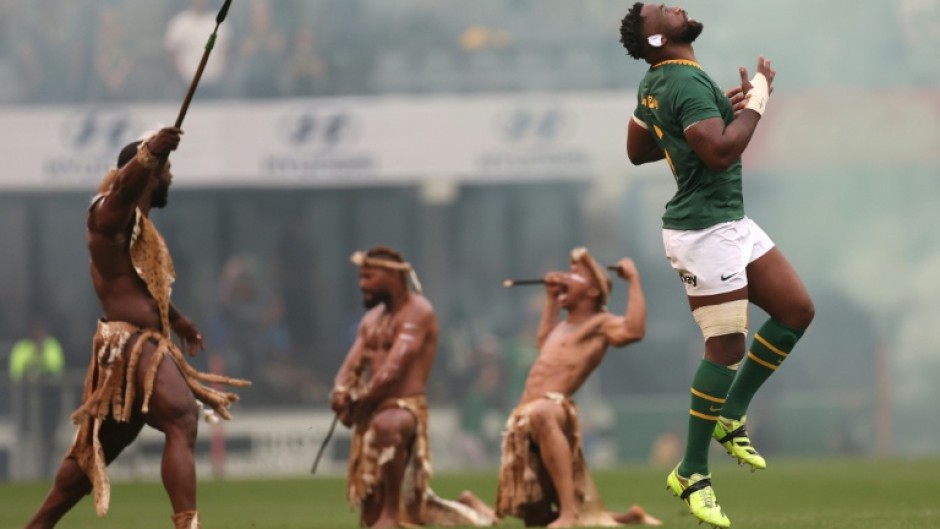 Siya Kolisi (R) led the Springboks to victory in the 2019 and 2023 World Cups