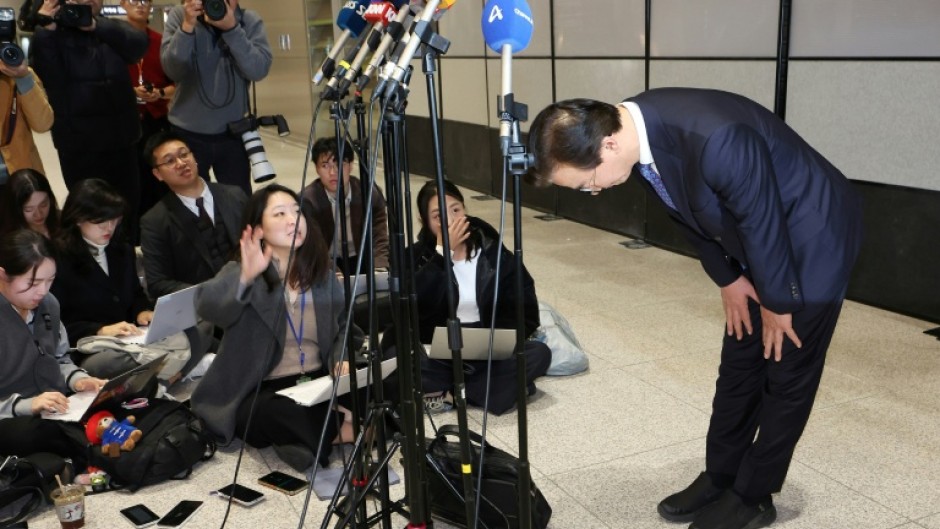 Oceans minister Chun Jae-soo was accused of having received $20,500 in cash and two luxury watches