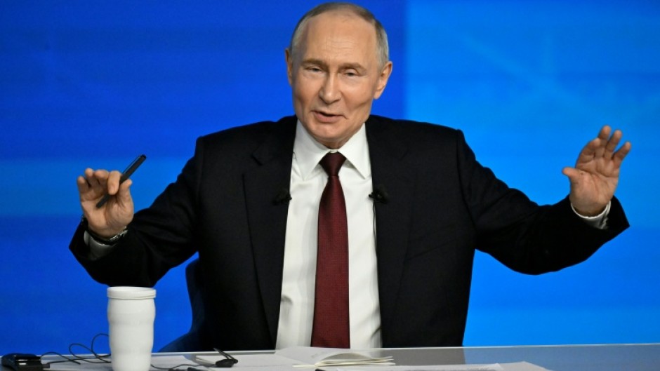 Putin offered to organise a whip-round for the happy couple