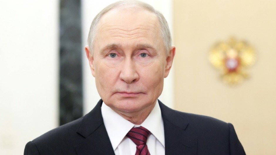 Russia's President Vladimir Putin has pledged to press on with his military offensive in Ukraine, despite the ongoing diplomatic talks