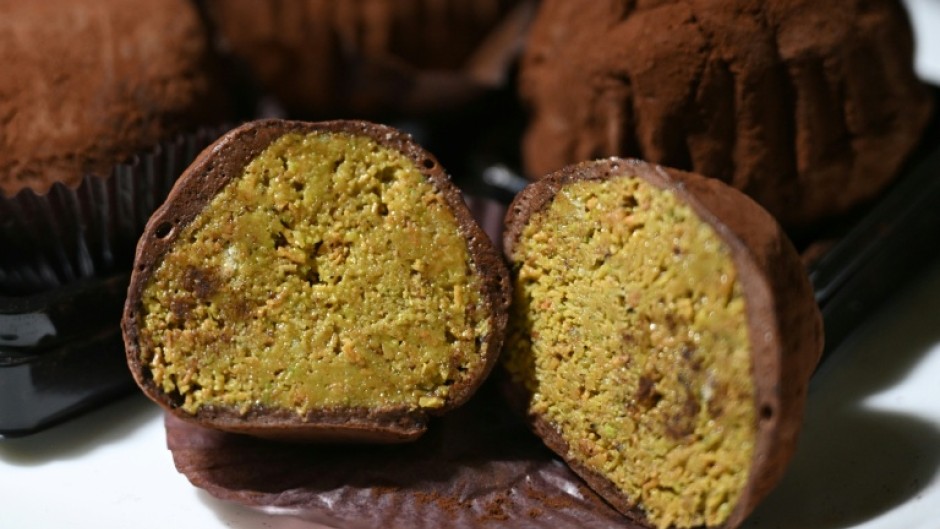 The "Dubai-style" chewy Dujjonku cookies have become the must-have dessert in South Korea