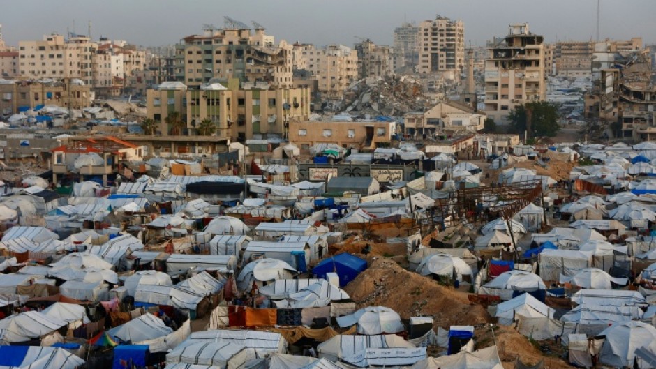 Despite the truce, many Palestinians are still living in tents