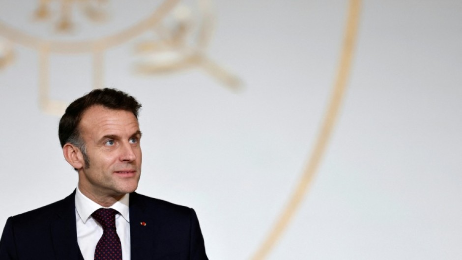 Emmanuel Macron wants 'a European discussion with the Russians'