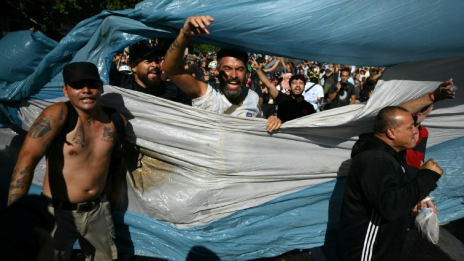 Almost 40 percent of Argentine workers lack formal employment contracts