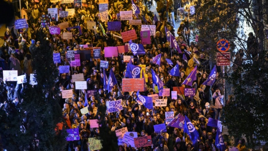 Thousands marched in Istanbul, despite a ban