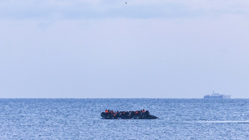 Britain and France have signed a new three-year deal on security operations to stop the crossings