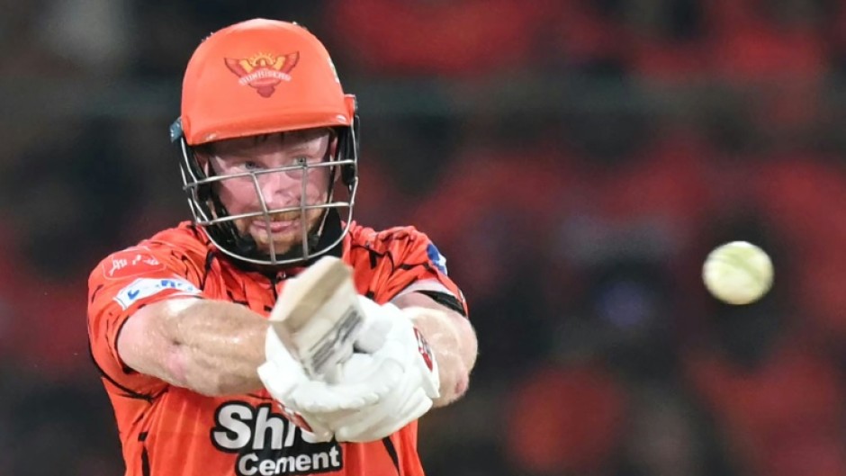 Heinrich Klaasen top-scored for Hyderabad with 69 as they took over top spot in the IPL standings