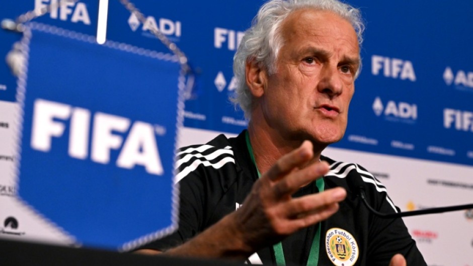 Curacao head coach Fred Rutten has resigned just one month before the World Cup is due to kick off