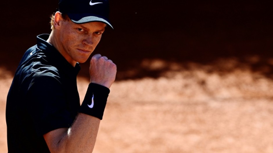 Jannik Sinner easily beat Andrea Pellegrino to reach the Italian Open quarter-finals