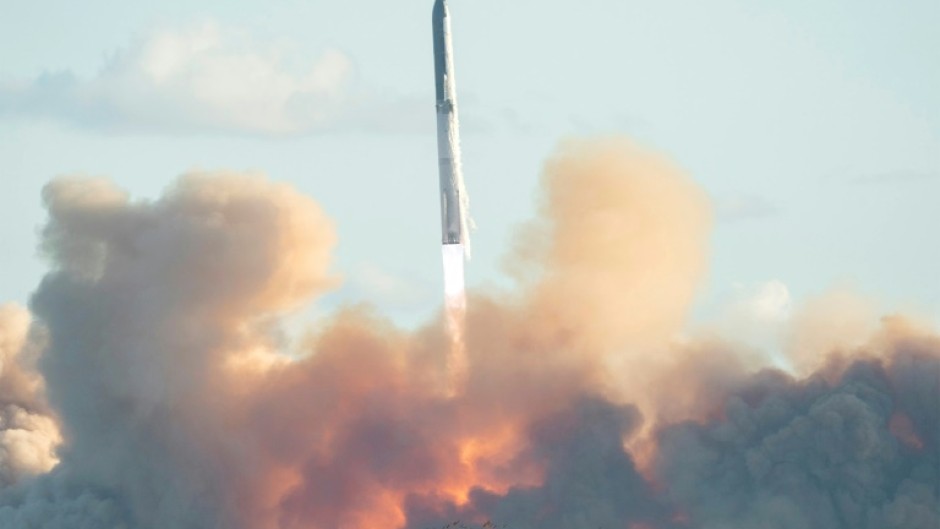 A previous iteration of SpaceX's Starship rocket carried out a mission deemed a success in October 2025, a test shown here from South Padre Island in Texas
