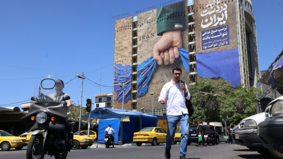 Iranian officials have stressed that talks on the issue of Iran's contested nuclear programme have been deferred until after an initial agreement
