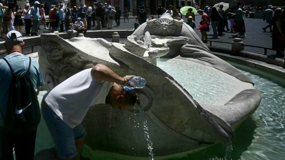 Public fountains were popular for trying to cool down