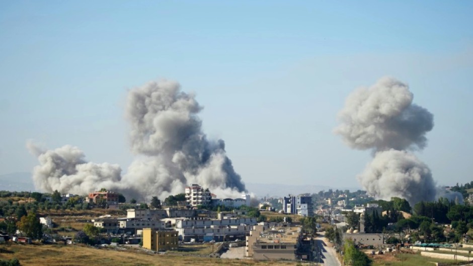 Smoke rises over the Lebanese city of Nabatieh after Israeli strikes carried out despite the announcement of a renewed ceasefire
