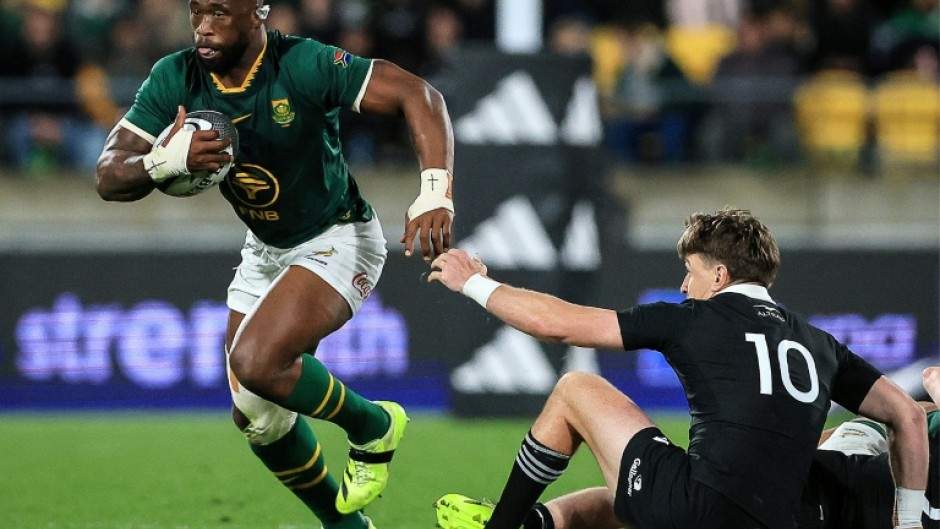 South Africa captain Siya Kolisi (L) will make his first Test appearance of the season against Argentina on Saturday.