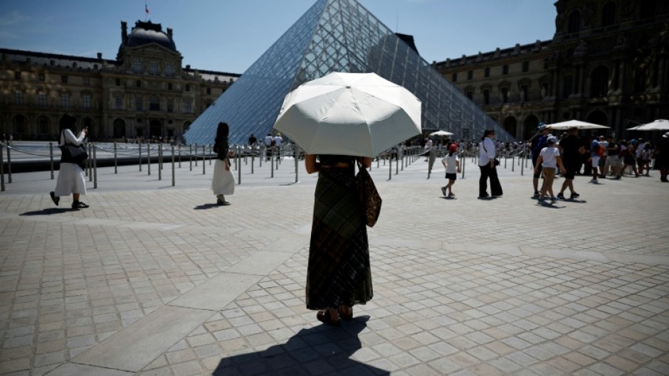 Louvre officials are hoping to raise $900,000