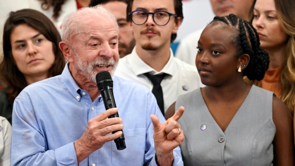 Lula convened leftist influencers who won legislative seats on Sunday to advise his campaign