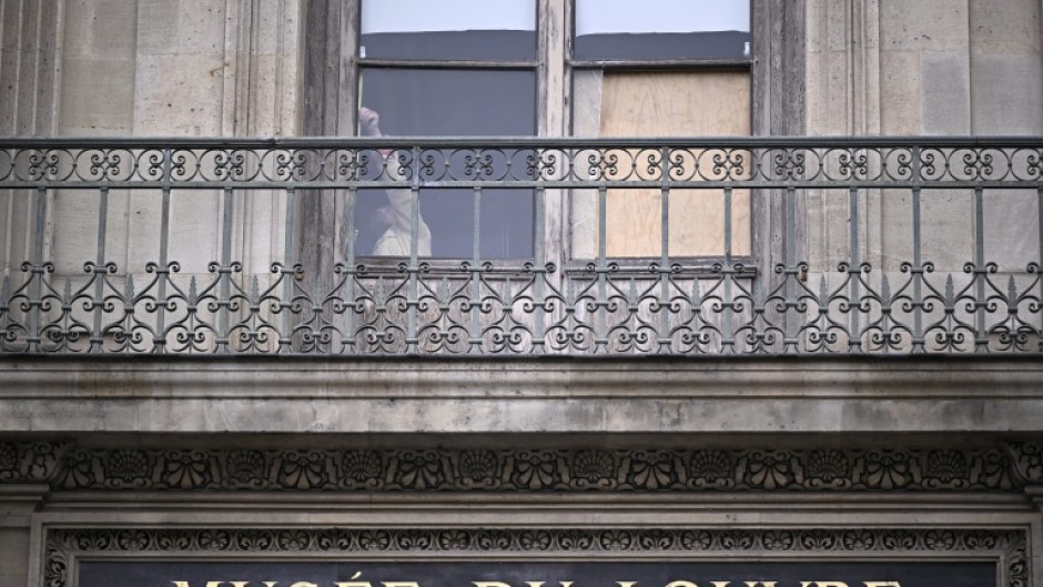 Thieves entered the Louvre through a window and stole eight priceless pieces of jewellery