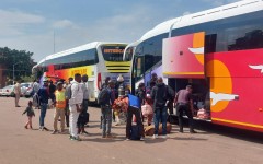Thousands of commuters embarked on Easter journeys. eNCA/Hloni Mtimkulu