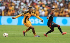Relebohile Mofokeng of Orlando Pirates challenged by Njabulo Blom of Kaizer Chiefs. BackpagePix/Samuel Shivambu