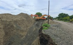 Authorities are also removing heavy machinery in Bapong. eNCA/Bafedile Moerane