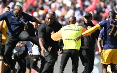 Orlando Pirates and Kaizer Chiefs security fights during the Betway Premiership match between Orlando Pirates and Kaizer Chiefs at FNB Stadium. Lefty Shivambu/Gallo Images