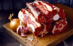 Raw oxtail. Corinne Ryman, Pierre Cabannes/Mood4Food/foodcollection via AFP