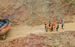 The scale of disaster from floods and landslides caused by heavy rain in Indonesia's Sumatra island is slowly becoming clearer as rescuers reach more remote areas where communications have been cut