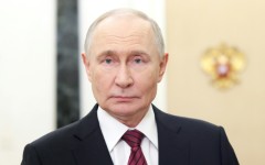 Russia's President Vladimir Putin has pledged to press on with his military offensive in Ukraine, despite the ongoing diplomatic talks