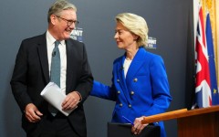 British PM Keir Starmer (L) and European Commission President Ursula von der Leyen held a UK-EU summit in London in 2025