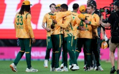 South Africa celebrate their win in the fourth Twenty20 international cricket match against New Zealand in Wellington