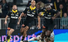La Rochelle's Fijian player Levani Botia (R)