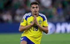 Sweden's Yasin Ayari celebrates his goal against Tunisia in World Cup Group F