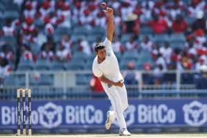 Gudakesh Motie was the pick of the bowlers as West Indies hit back against South Africa on the first day of the second Test at The Wanderers