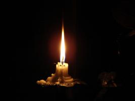 WEB_PHOTO_candle_burning_270414